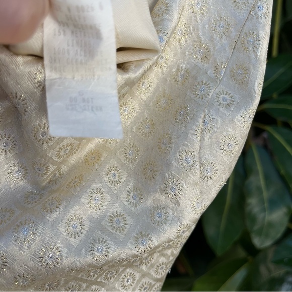 Vintage Beautiful top with intricate details - Picture 2 of 9